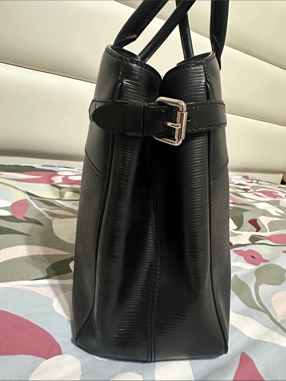 Louis Vuitton Passy Tote Epi Bag in Black - Picture 5 of 15